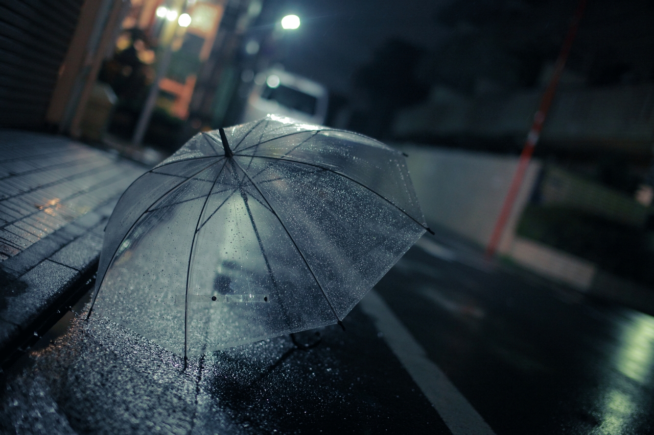 梅雨 傘の写真 エモいフリー写真素材 エモピク